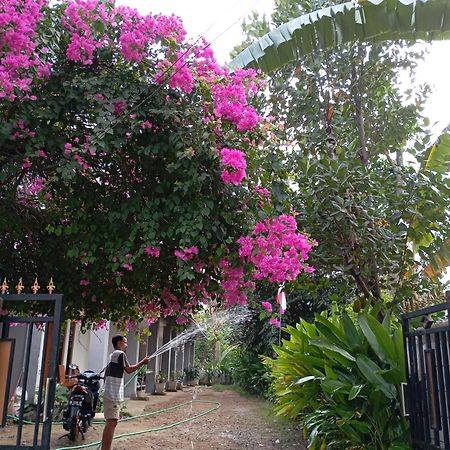 Wl Guesthouse Labuan Bajo Exterior photo