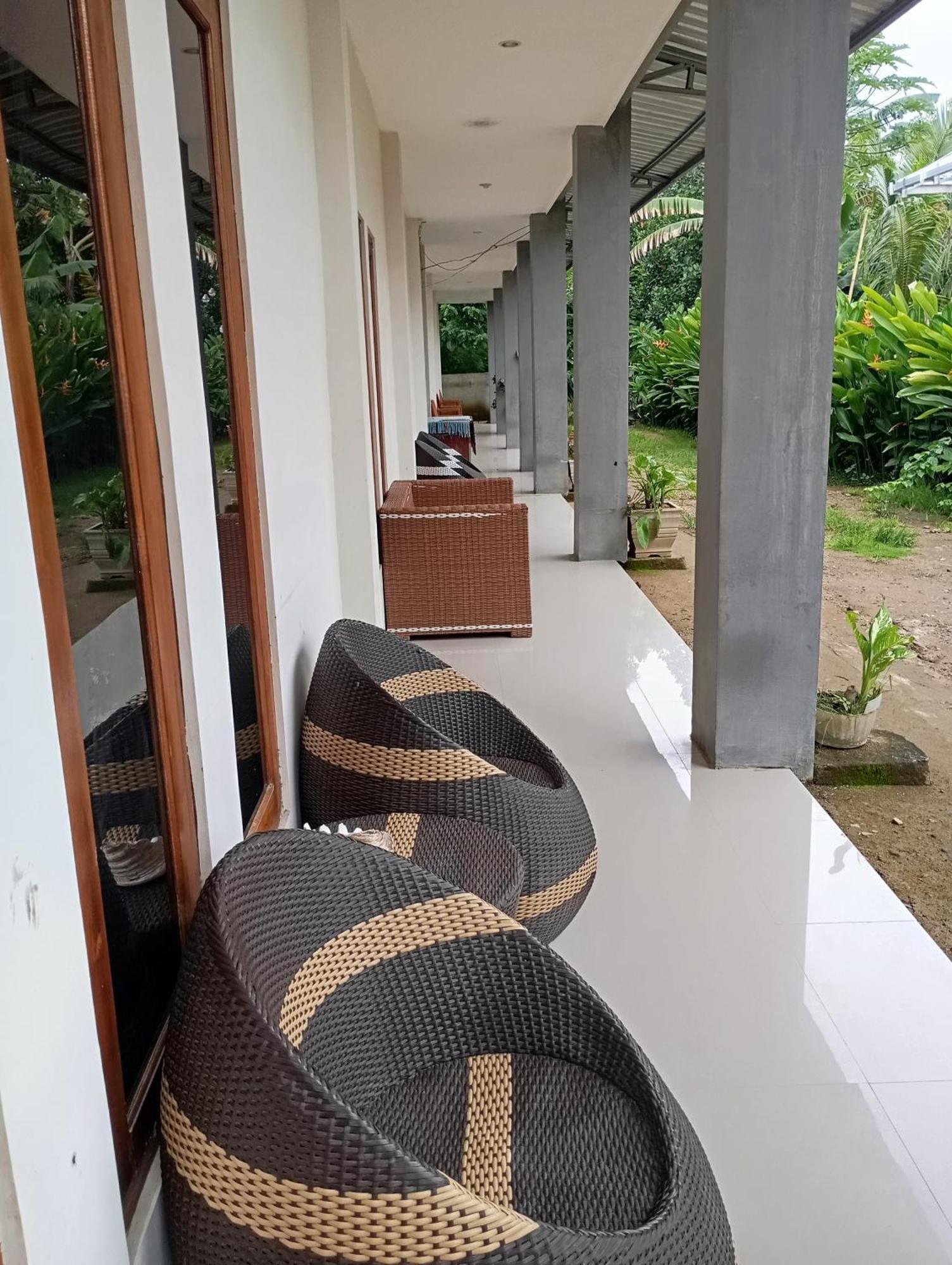 Wl Guesthouse Labuan Bajo Exterior photo